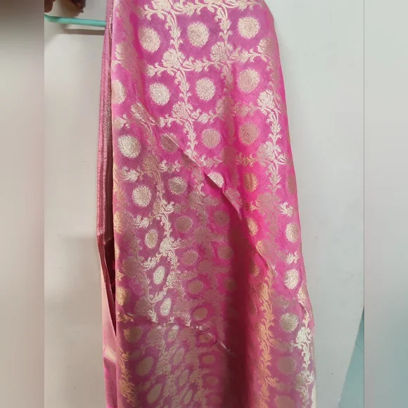 Pink Banarasi Dupatta - Picture 2 of 4